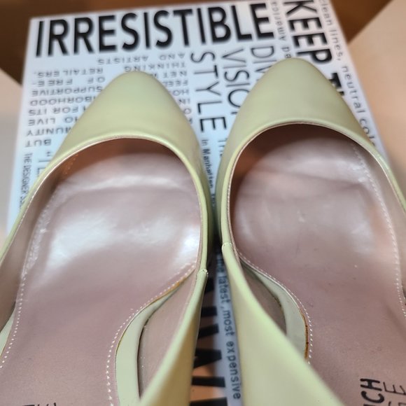 NWT "GREENWICH VILLAGE" LEATHER PATENT PUMPS - Picture 4 of 8